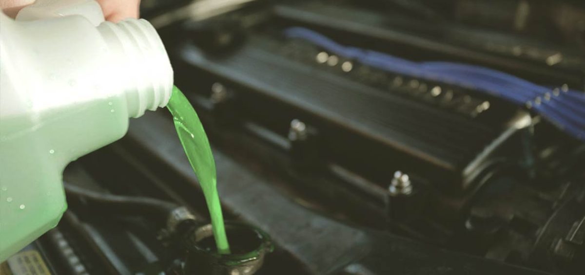 Cómo se cambia el líquido refrigerante del coche paso a paso